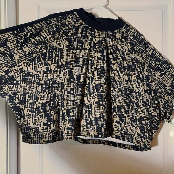 NOISY MAY slightly cropped oversized long sleeve top size M - Picture 8 of 8